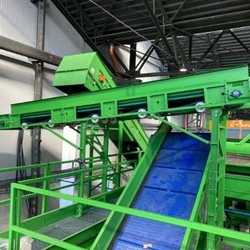 Automated line for sorting 3D plastic waste - PET bottles