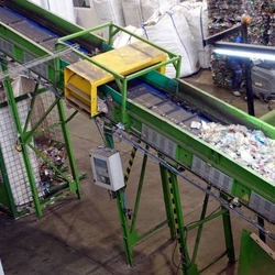 Automated line for sorting 3D plastic waste - PET bottles