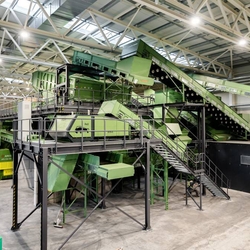 Automated line for sorting municipal waste, plastics and paper